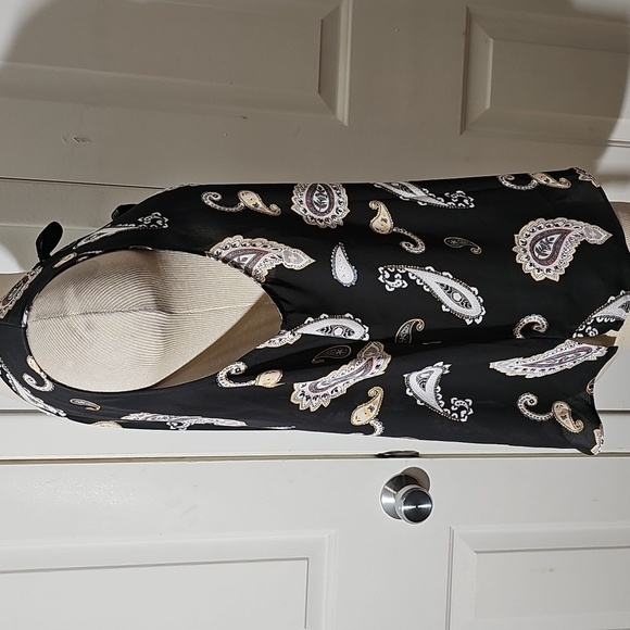 Paisley Print Navy Blue Sleeveless Top. By Loft. Large P. 2 little Bows In Back. - Picture 5 of 7